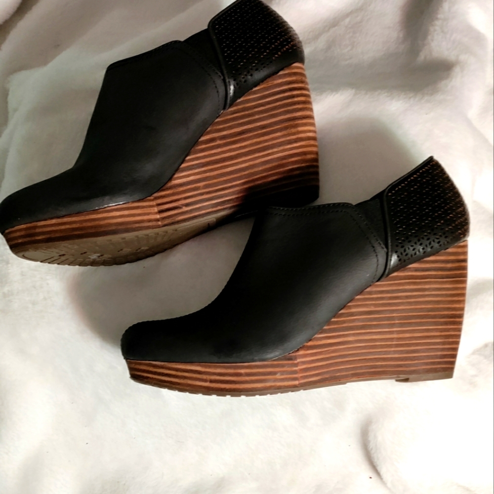 Women's black wedges, Size 8, Brand NWOT/ NEVER BEEN WORN